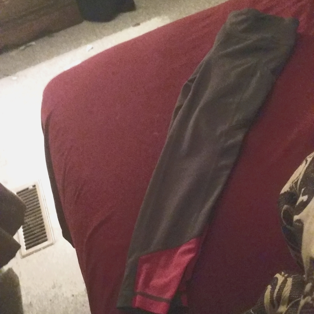 Reebok  grey tights w/ pink bottom